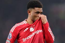 开云体育入口-包含曼联客场不敌南安普顿，遭遇三连败的词条