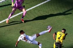 开云官方app入口-包含顶级足球比赛的胜负悬念备受瞩目的词条