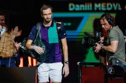 开云体育-德国网球队横扫欧洲网球队，西西帕斯一己之力扛起全队的简单介绍