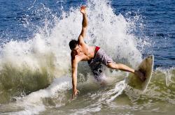 开云平台-里昂奇迹夜，奥亚尔萨瓦尔一锤定音，终结巴萨欧冠神话