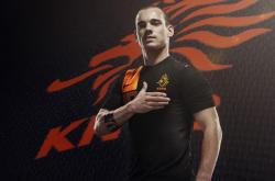 开云官网-年度焦点之战之夜，富安健洋刷新纪录，亚洲铁卫的欧洲传奇