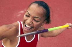 开云平台-石宇奇惊艳四座，马来西亚队险胜泰国队—羽毛球汤姆斯杯上的惊心对决