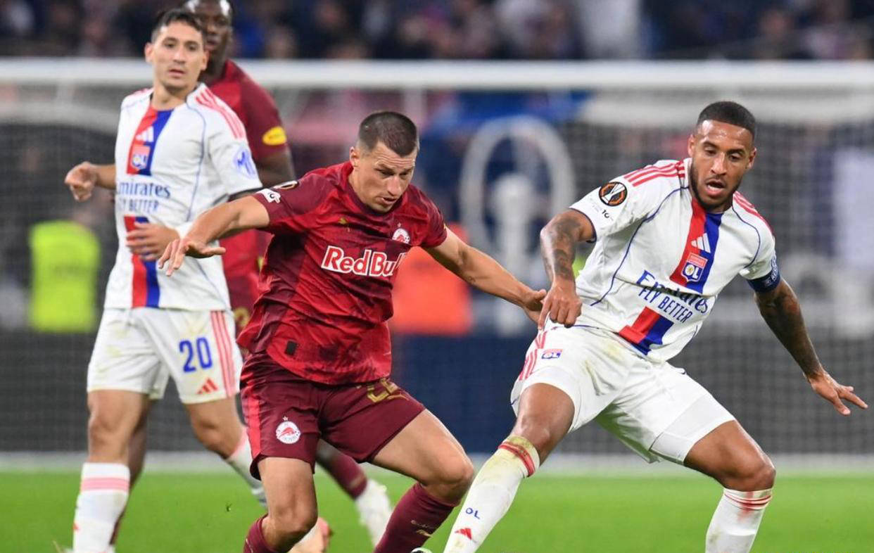 包含里昂球员们在场上展现出强大实力的词条 包含里昂球员们在场上展现出强大实力的词条