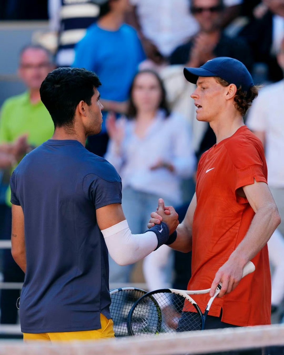 法网险胜温网，兹维列夫带队取胜