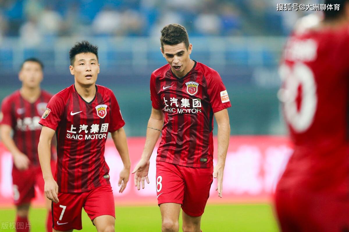 包含意大利女足锋火箭表现出色斩中超队的词条