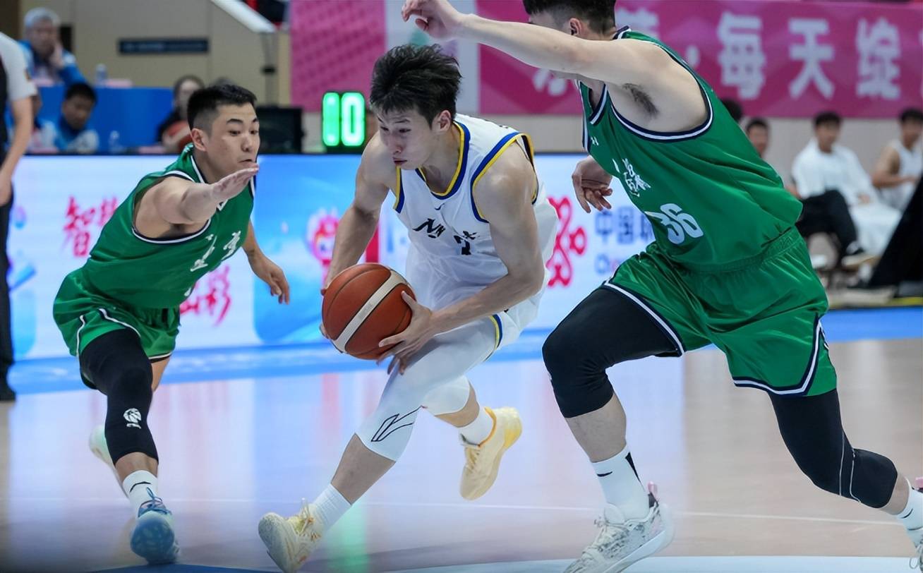 辽宁男篮战胜深圳队，取得新赛季首胜