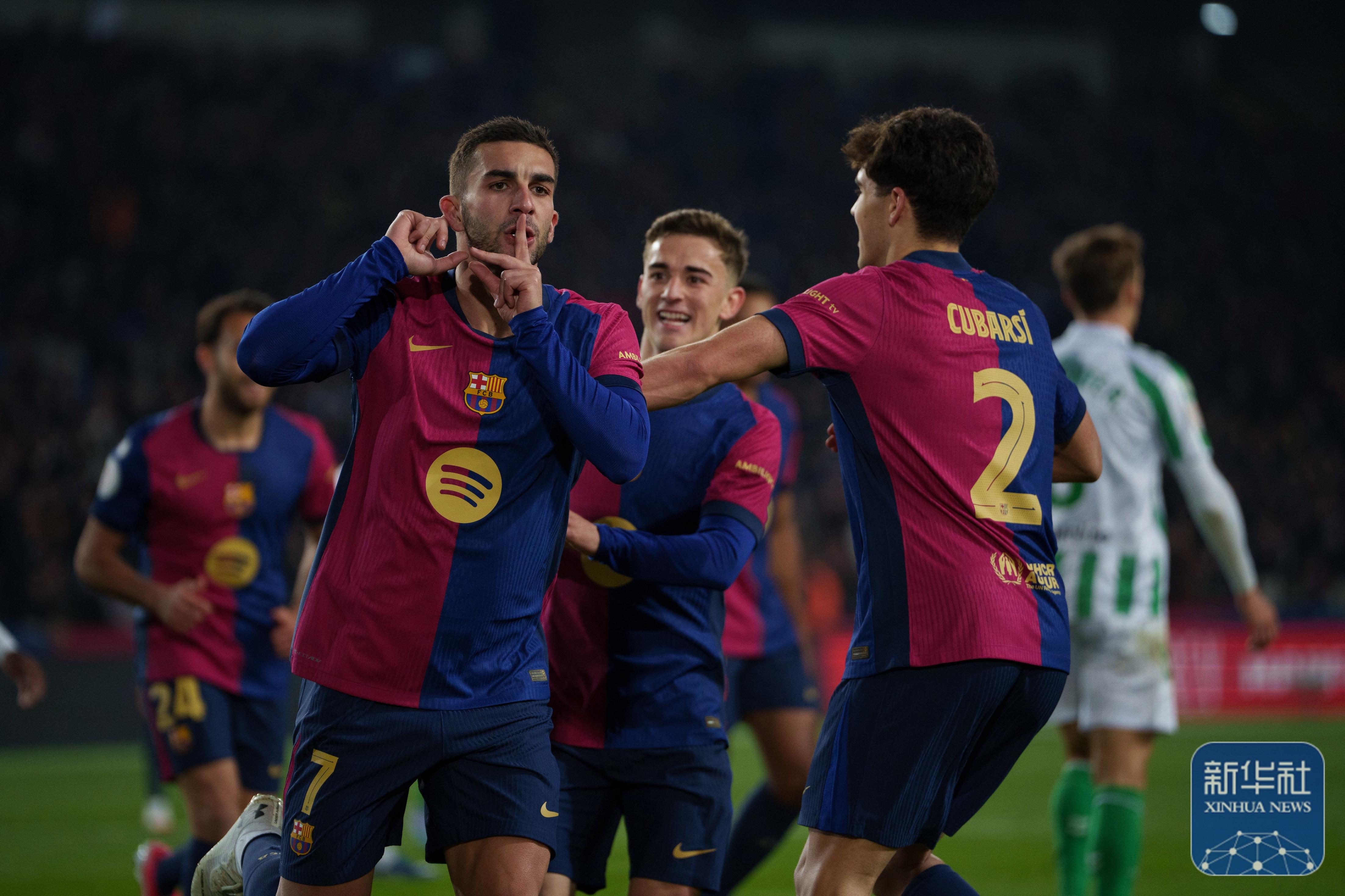 包含欧洲各国足球强队集结，争夺胜利将展开的词条