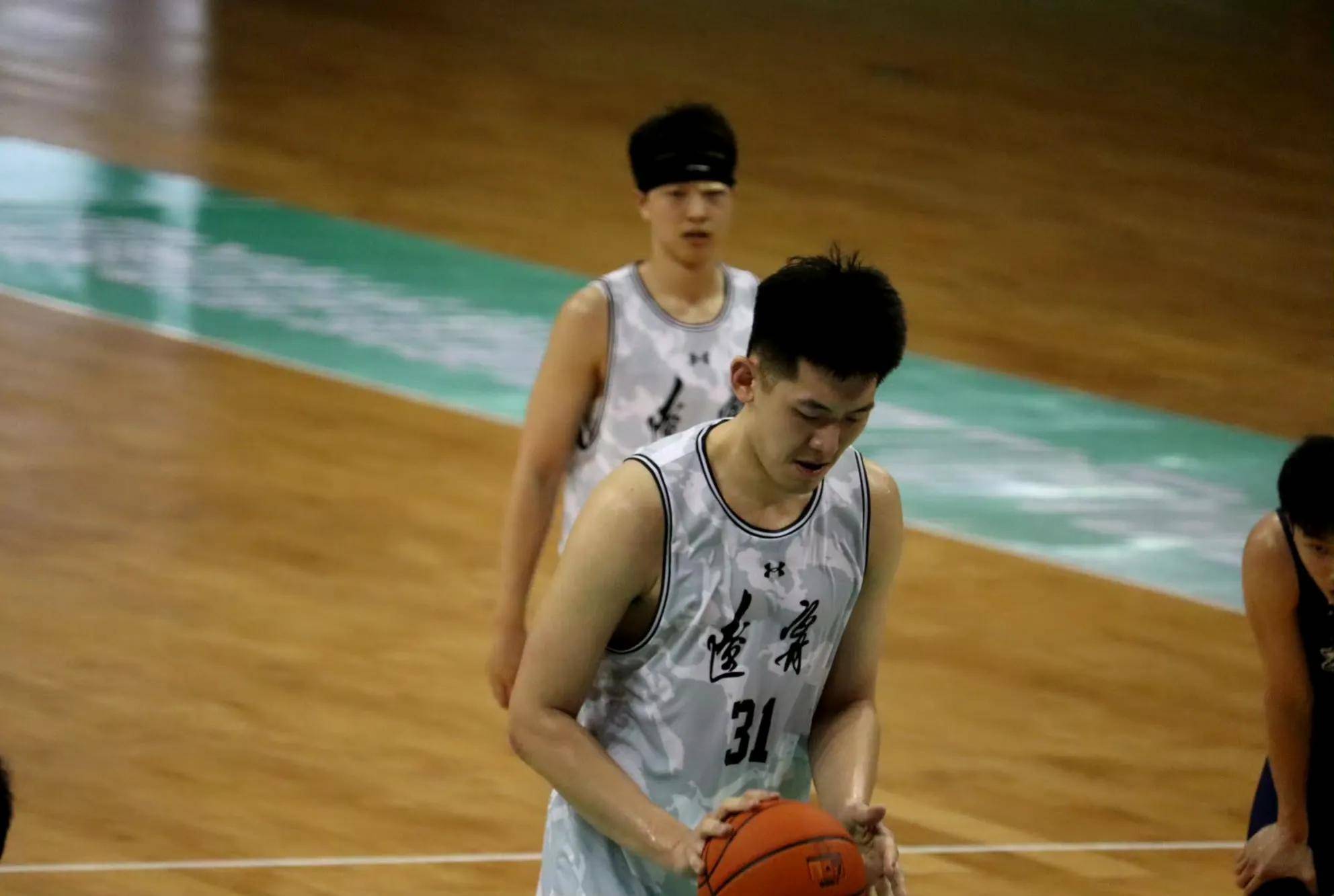 辽宁队员表现抢眼，助队赢得关键胜利