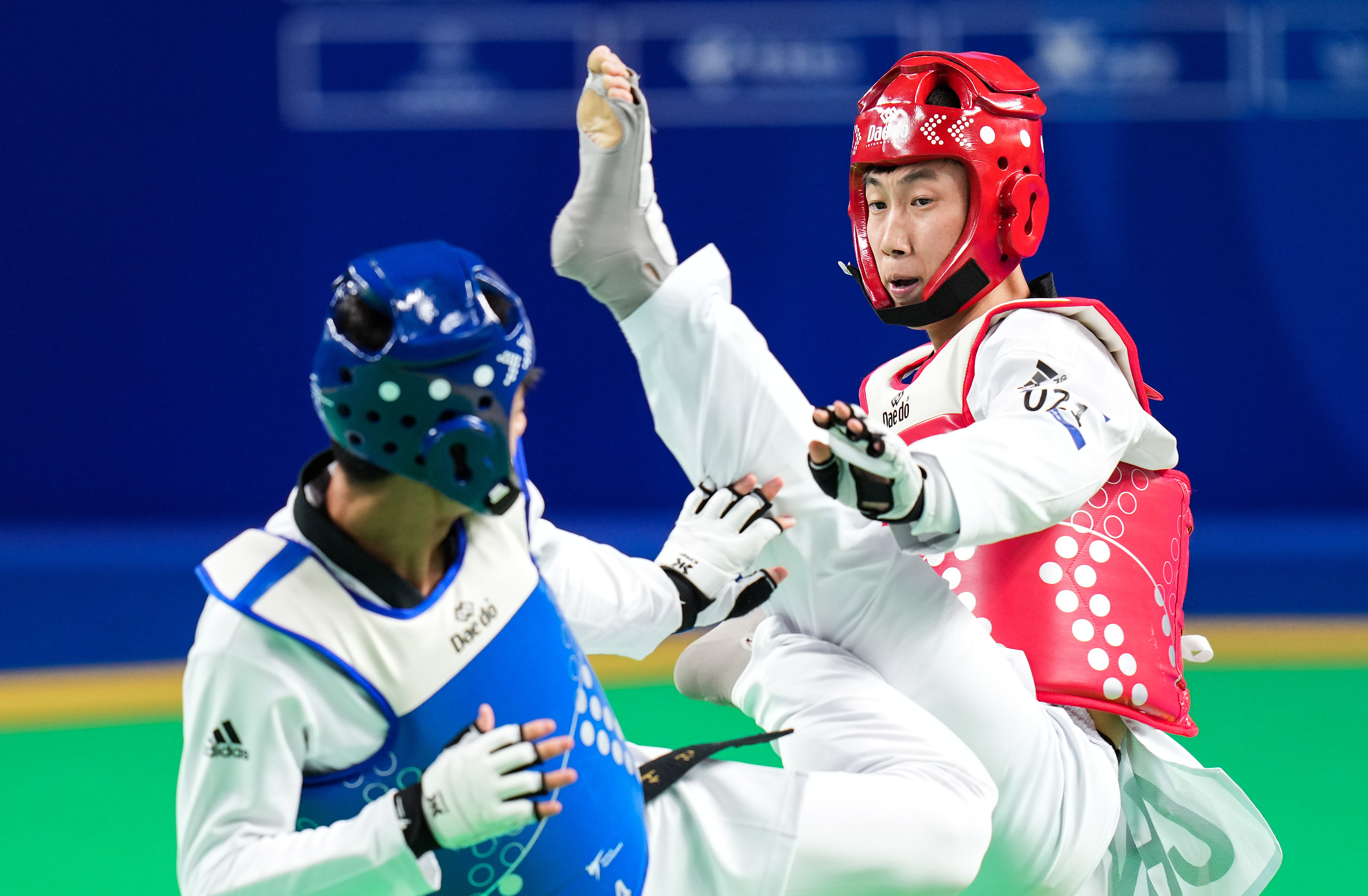 跆拳道比赛韩国选手凭实力取胜