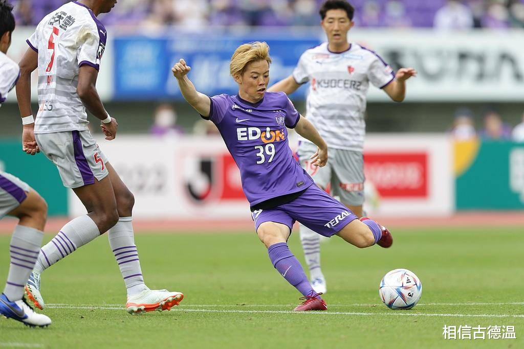 包含主场作战！广岛三箭全力拼搏的词条