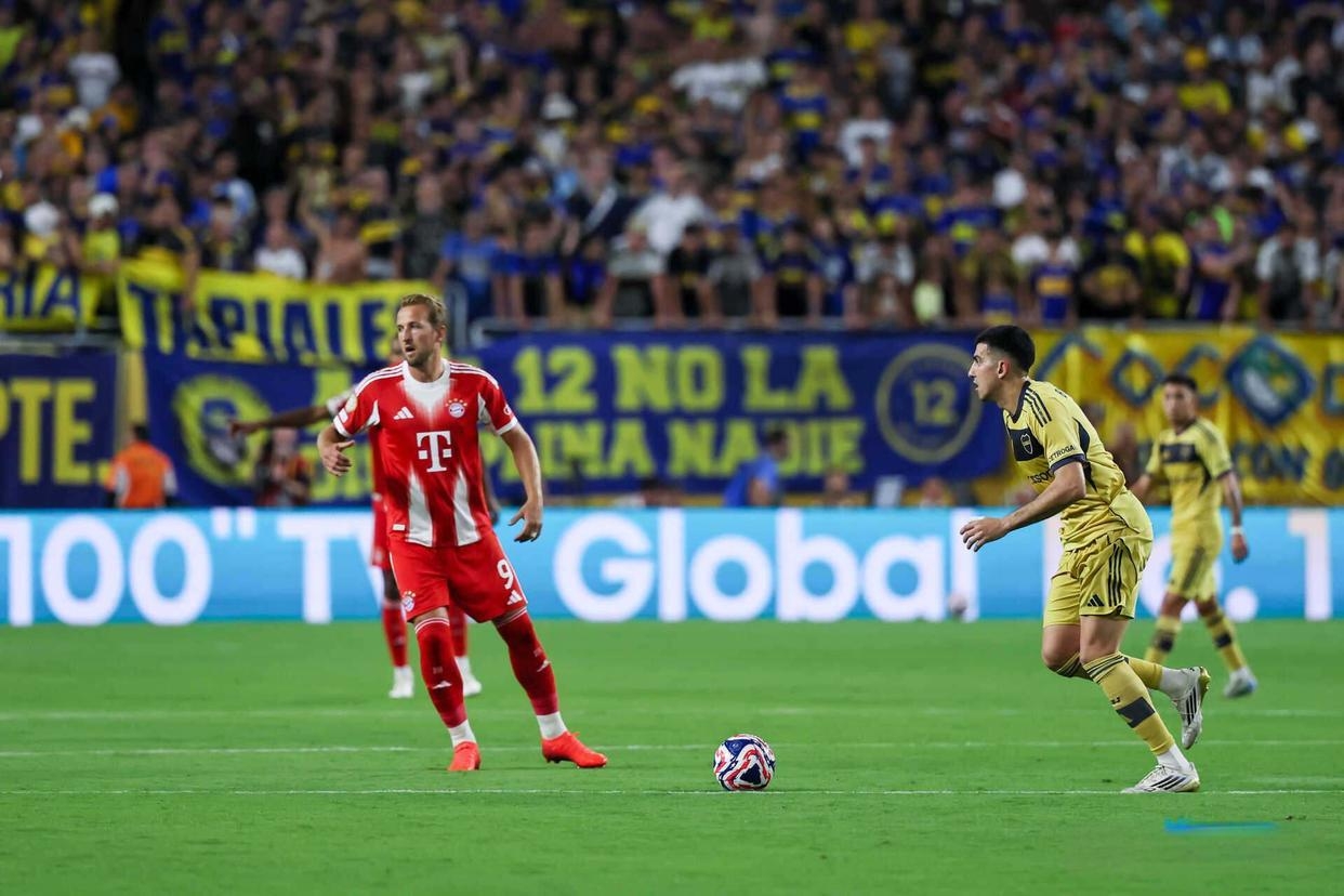 包含拜仁慕尼黑欲夺取绿茵场胜利的词条