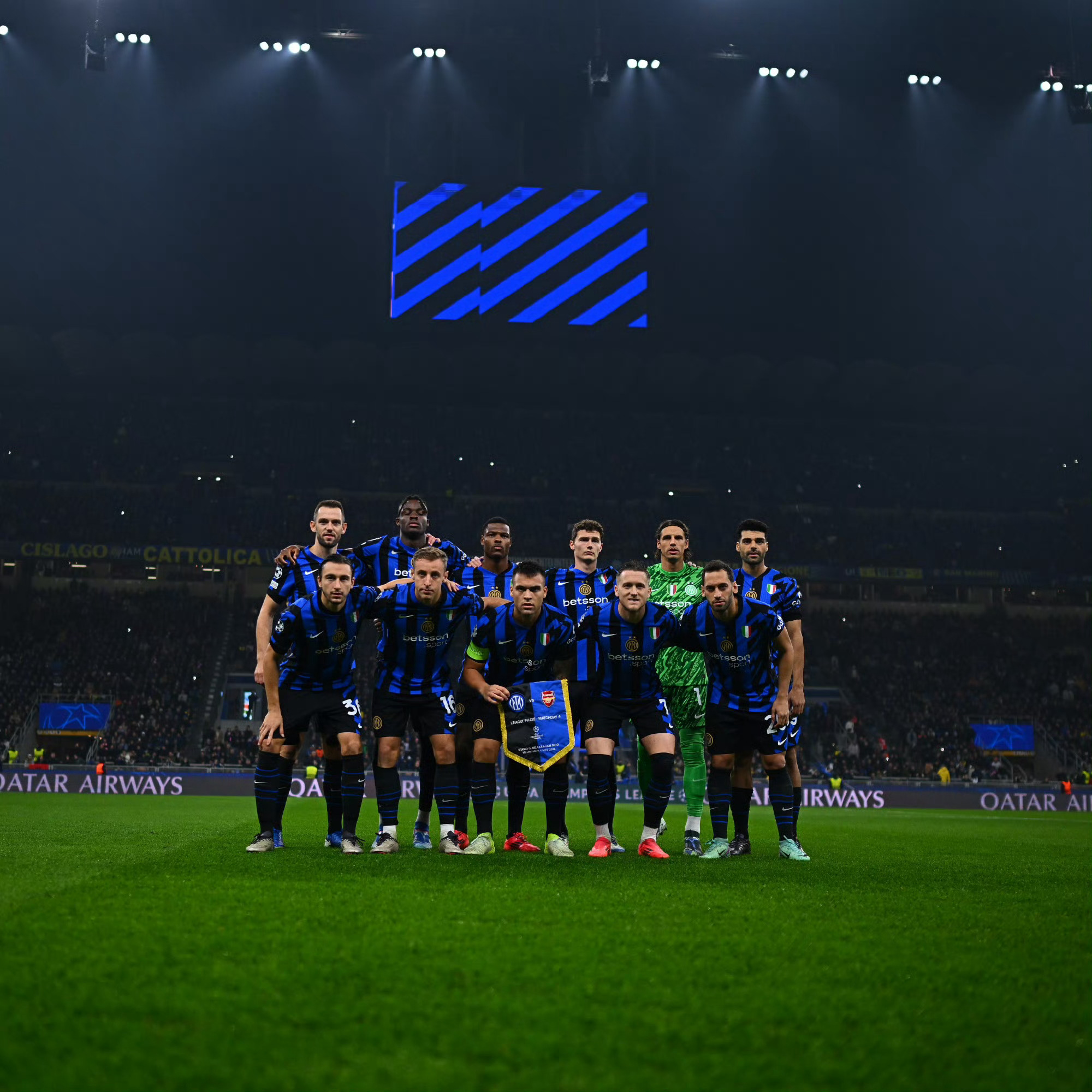 包含AC米兰实现逆转，成功力压对手取得胜利的词条