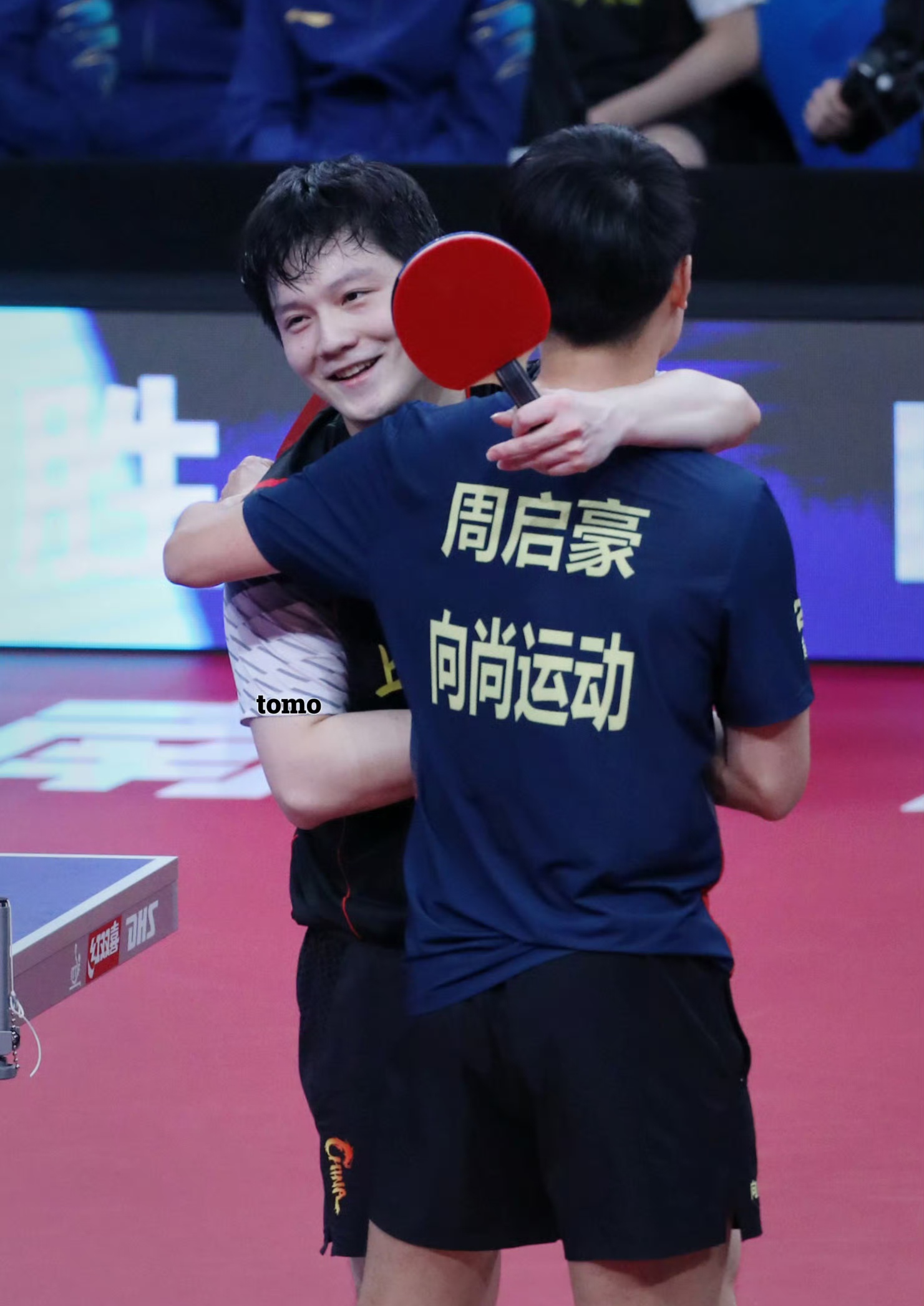 中国队翻盘瑞典队，樊振东点燃赛场