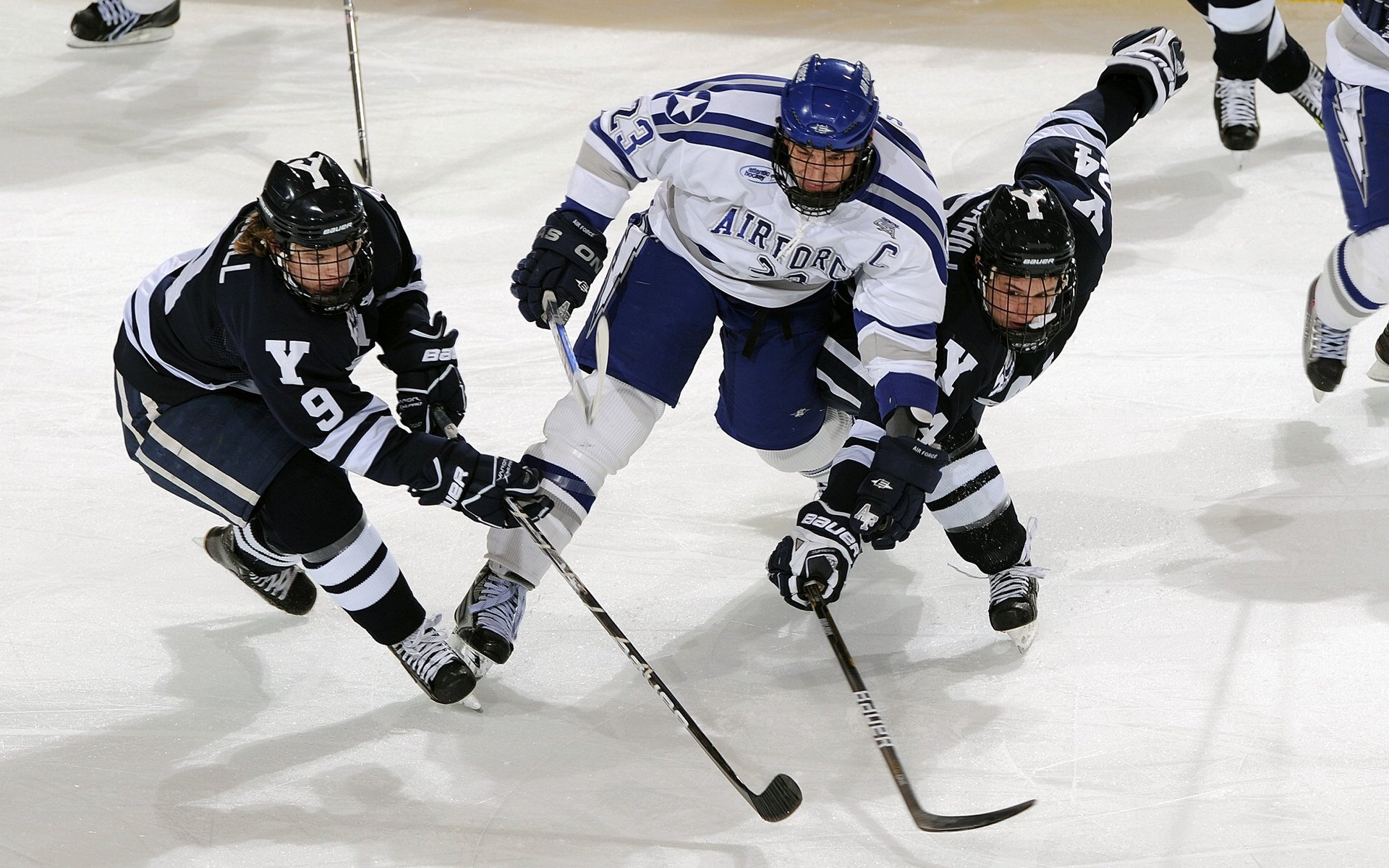 哥伦比亚逆转丹麦,姆巴佩惊艳四座,世界杯舞台再演传奇之夜